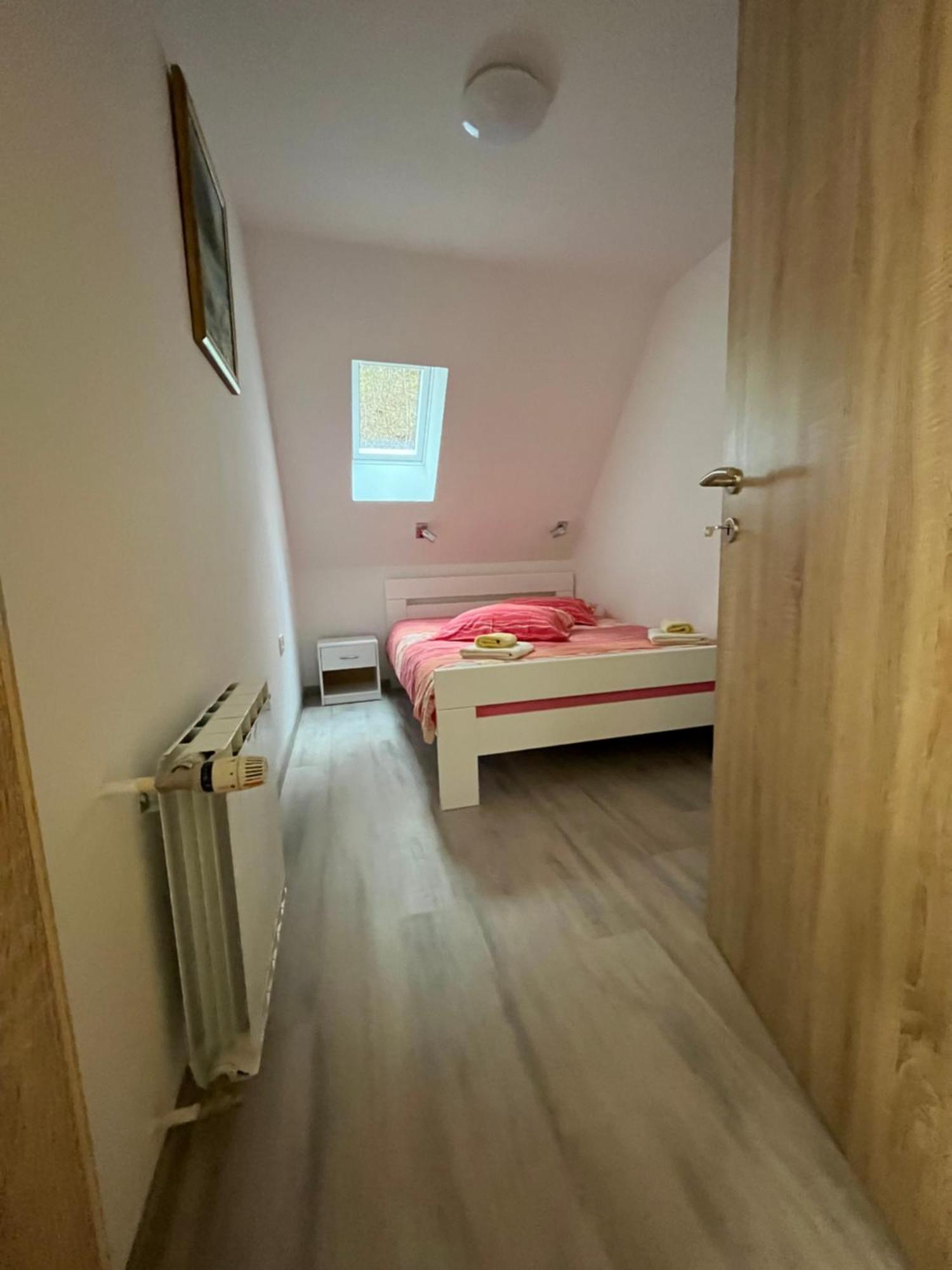 Apartmaji In Sobe Cuder Soča Habitación foto