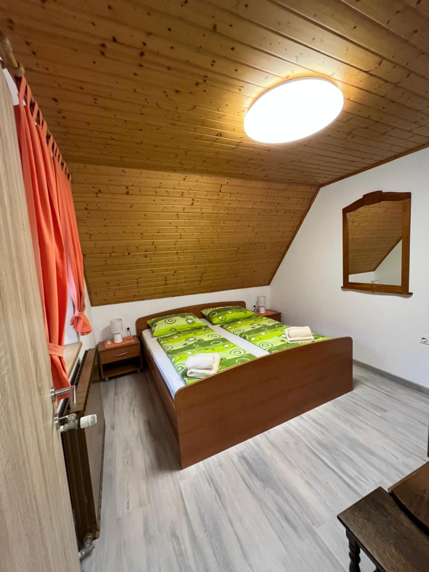 Apartmaji In Sobe Cuder Soča Habitación foto